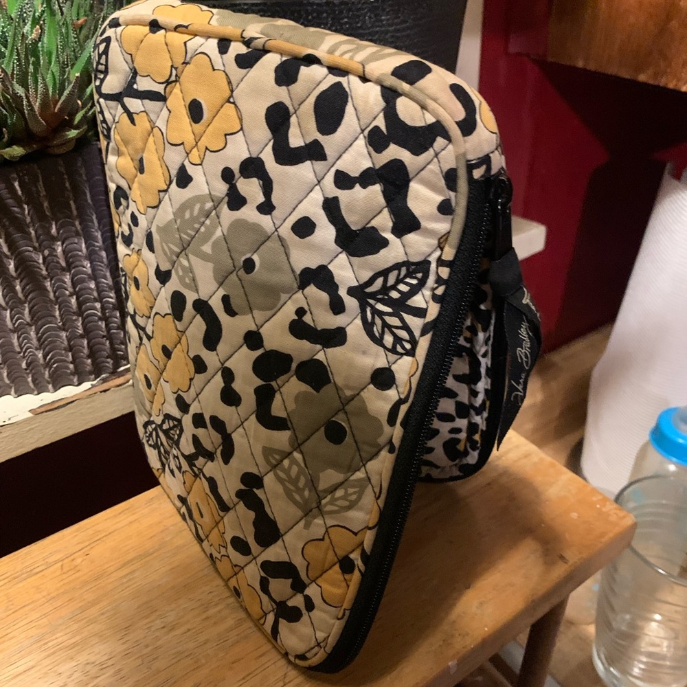 Vera Bradley Protective Tablet Small Case - Picture 4 of 5